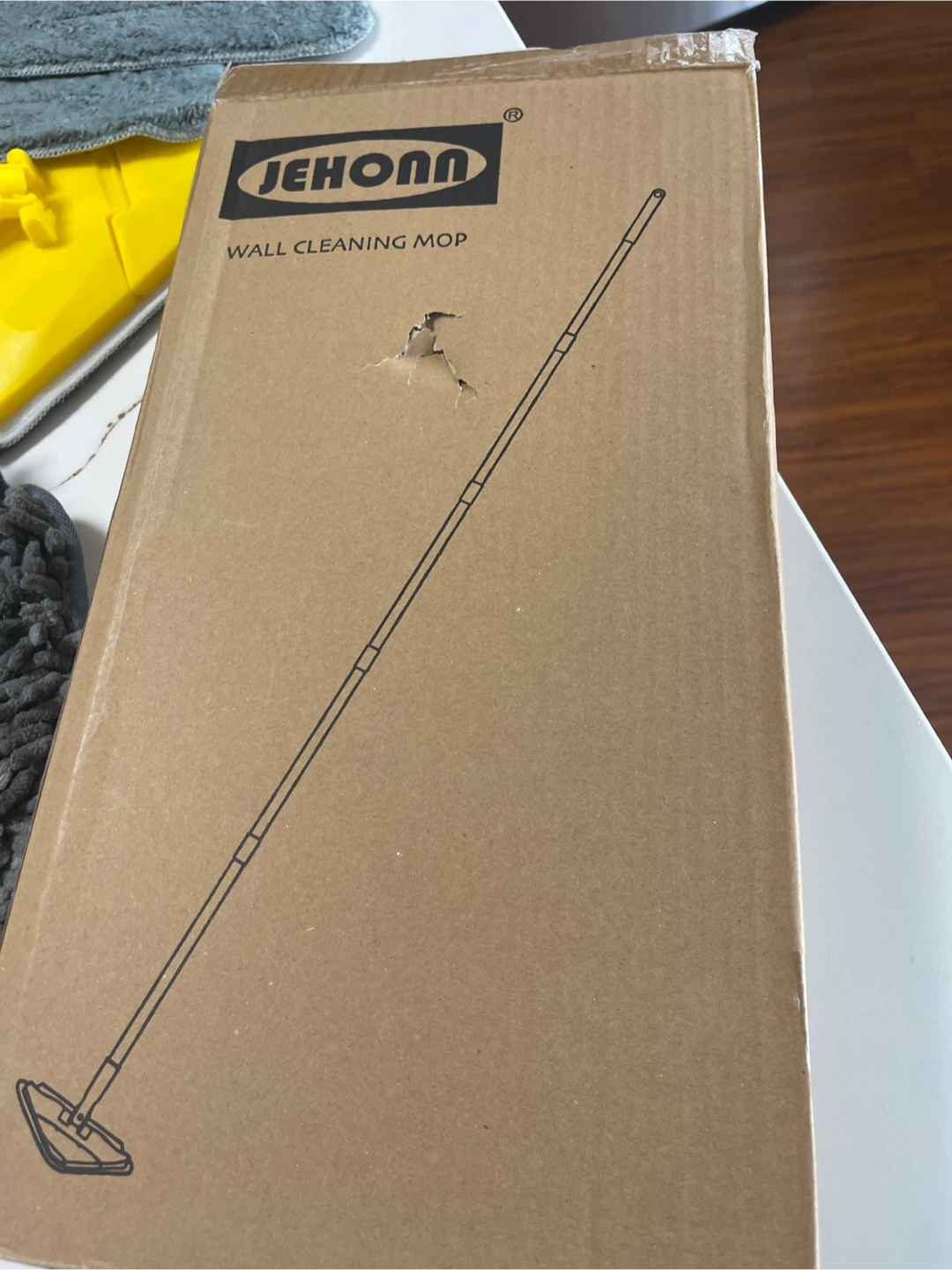 Jehonn Wall Cleaning Mop - Like New! - photo 2