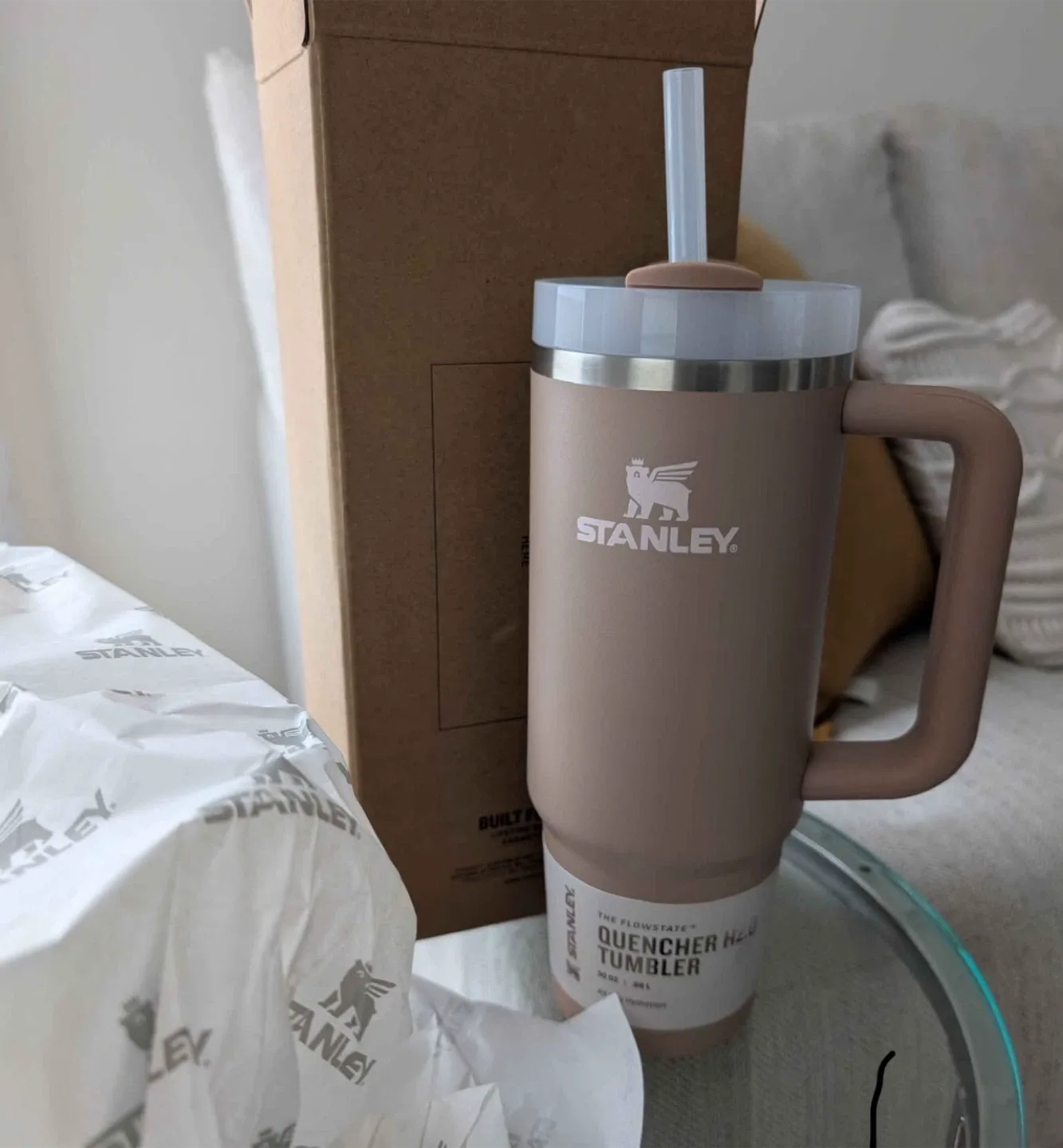 Stanley The Quencher H2.0 Flowstate Tumbler, 30 oz, Almond image indicator(2)