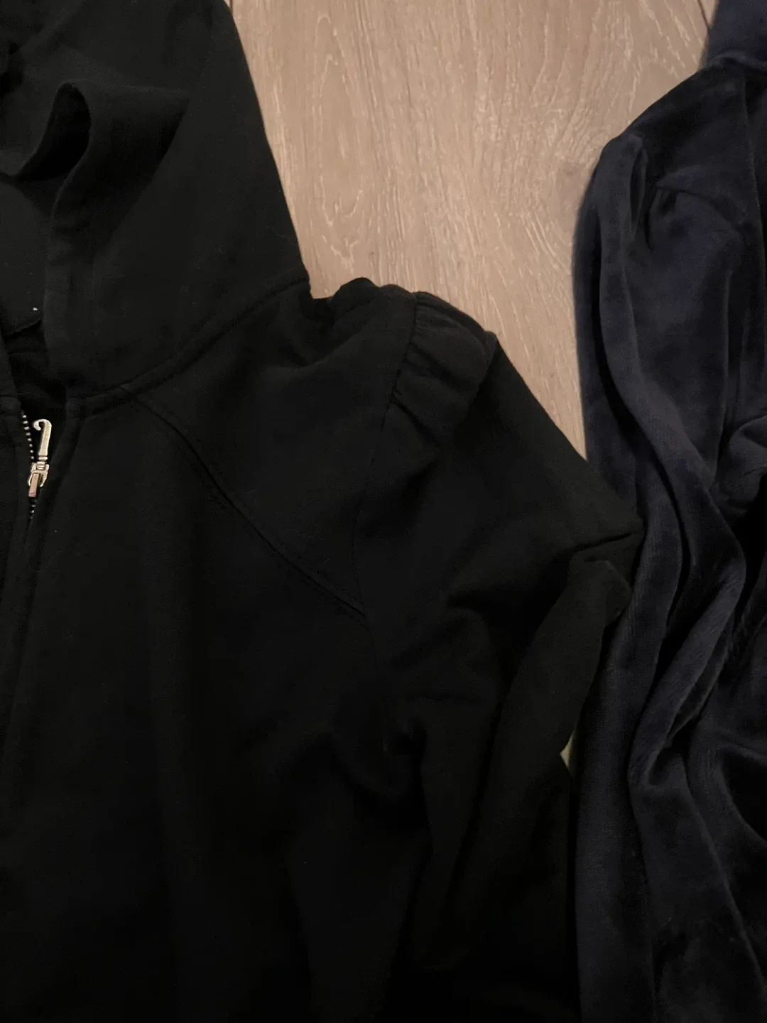 Juicy Couture Dark Blue / black like color Hoodie image indicator(3)