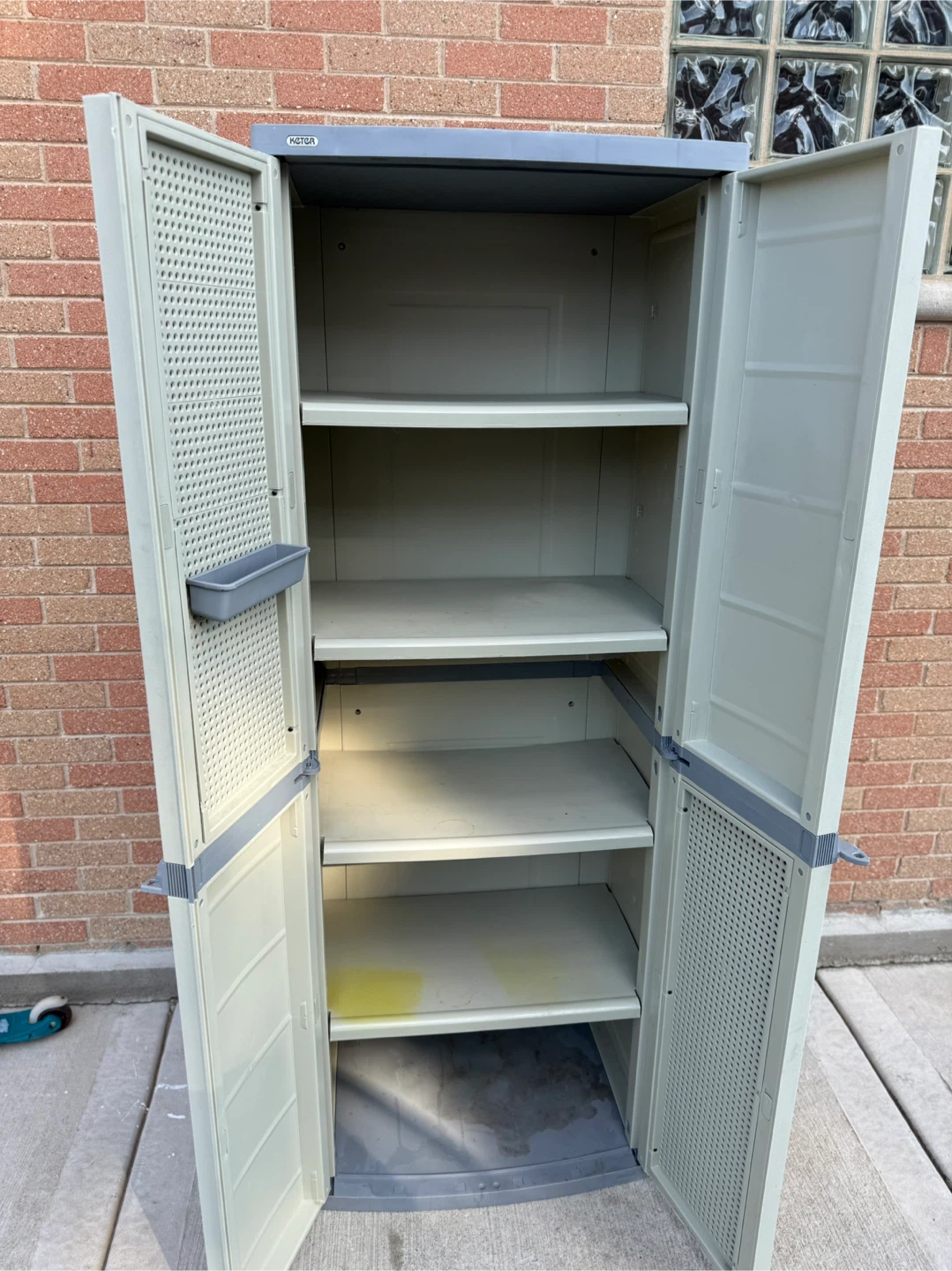 Keter Outdoor Storage Cabinet - photo 2