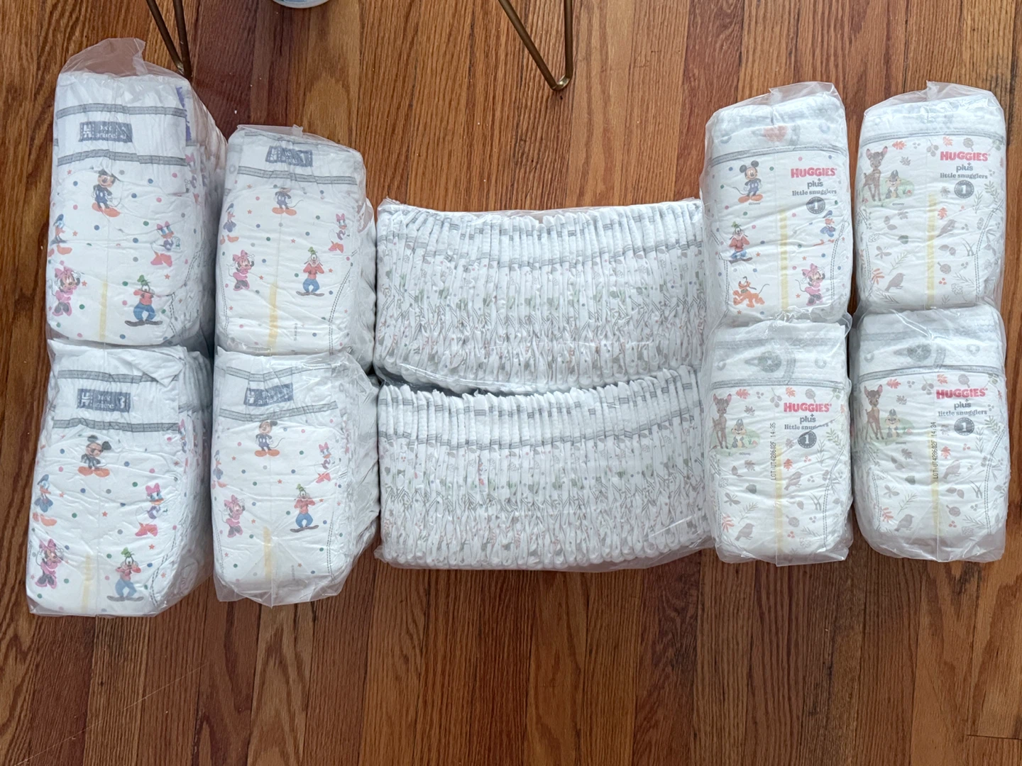 Huggies Plus Little Snugglers Size 1 Diapers (320 Diapers)