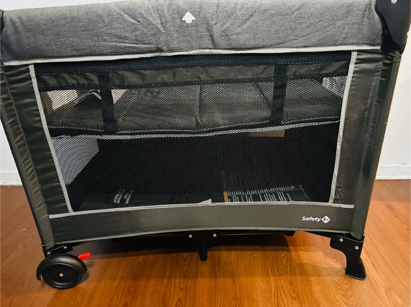 Safety 1st Mini Dreams Travel Playard thumbnail