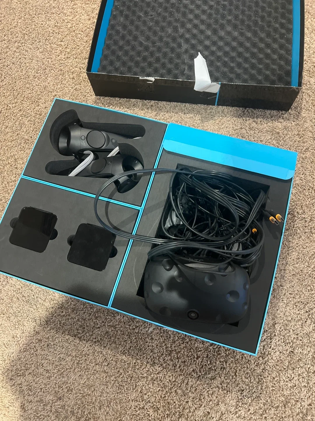 HTC Vive VR Headset image indicator(2)