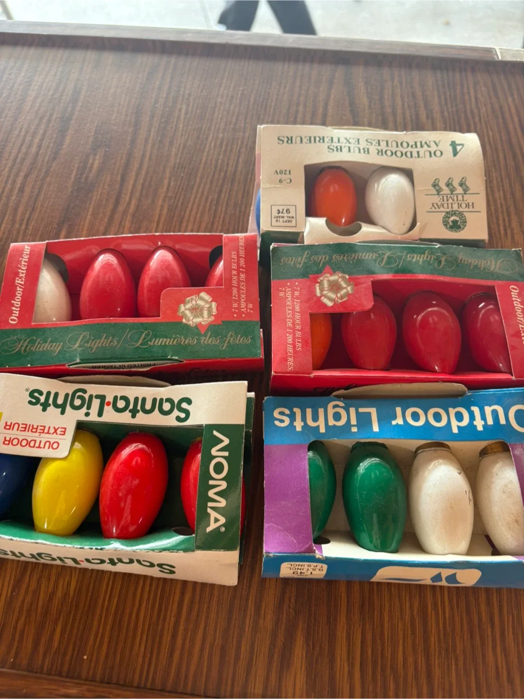 Vintage Holiday String Lights image indicator(2)