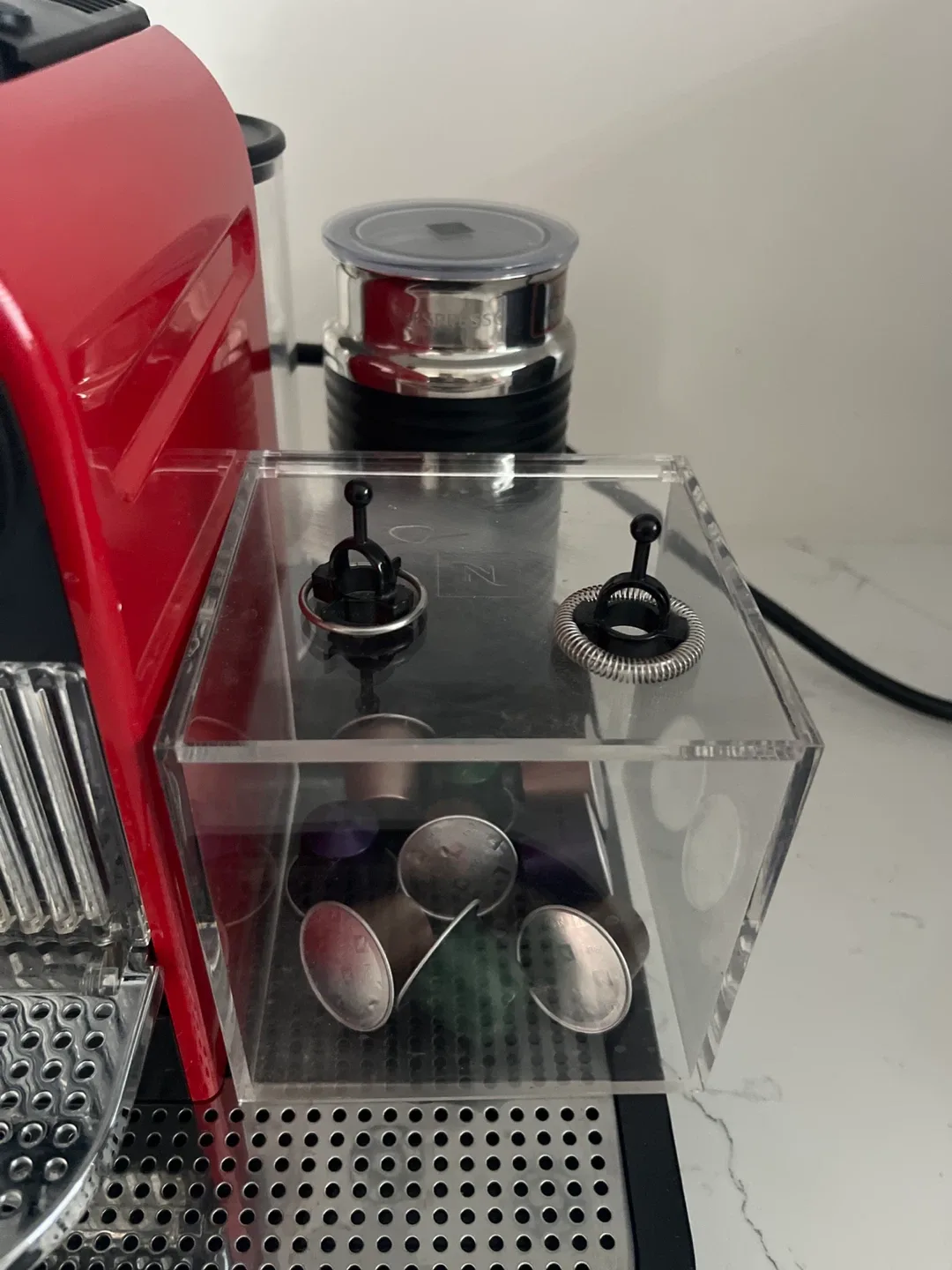 NespressoCityZ Red with Aeroccino Milk Frother image indicator(3)