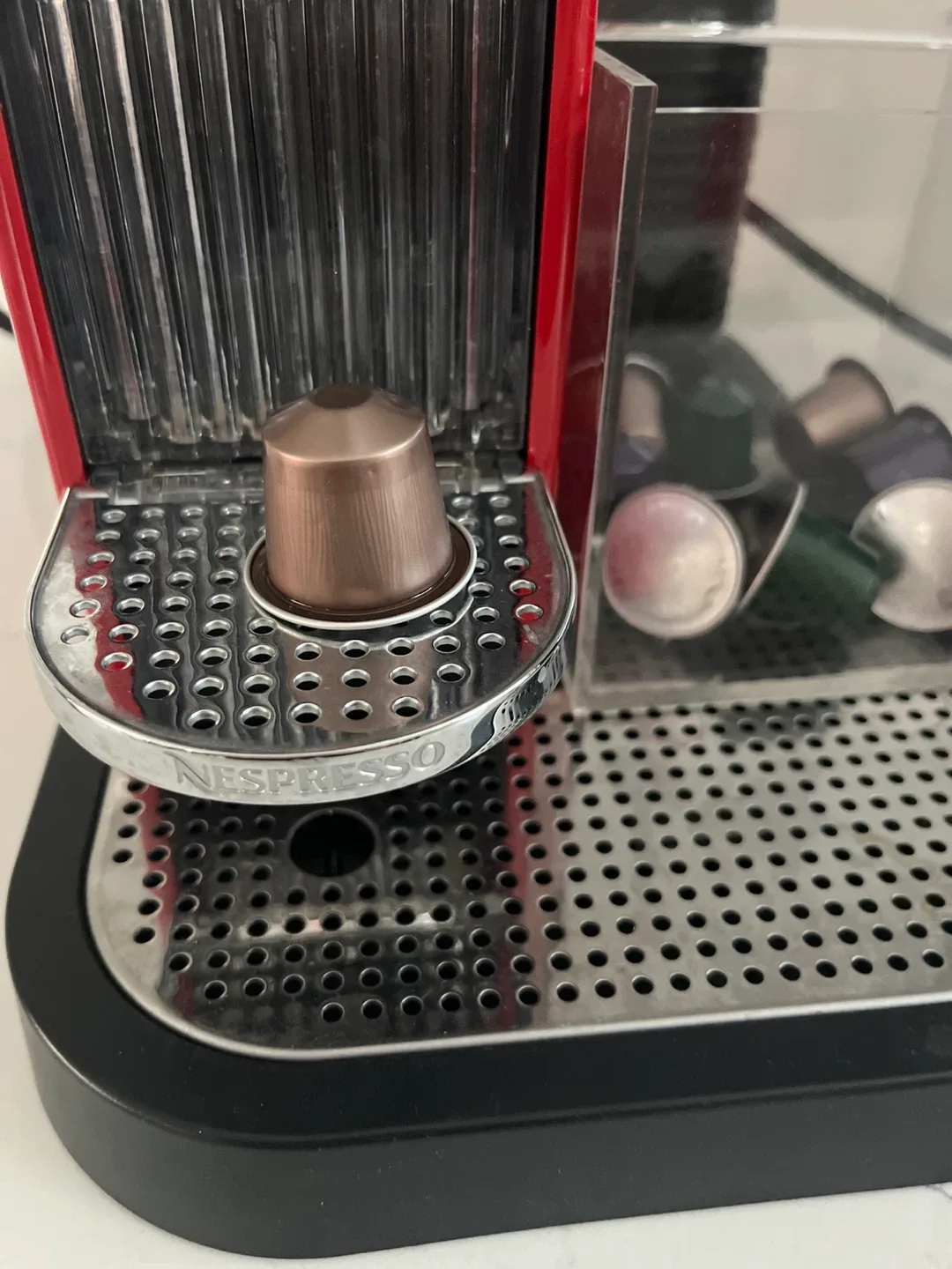 NespressoCityZ Red with Aeroccino Milk Frother image indicator(5)