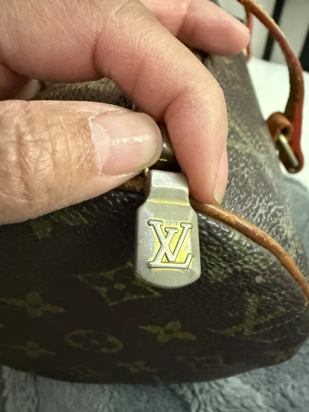 Louis Vuitton Papillon 30 Monogram Bag image indicator(5)