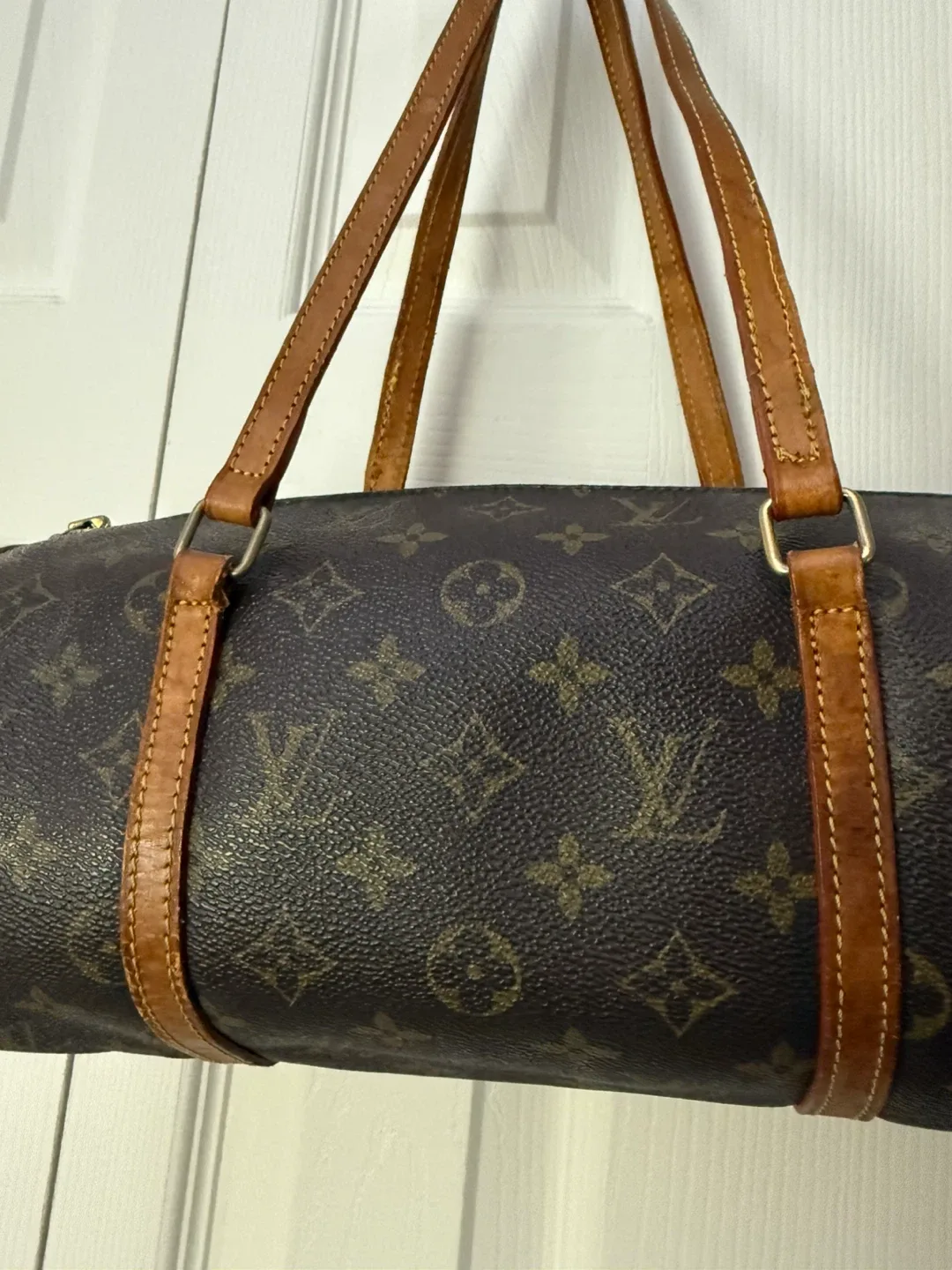 Louis Vuitton Papillon 30 Monogram Bag image indicator(3)