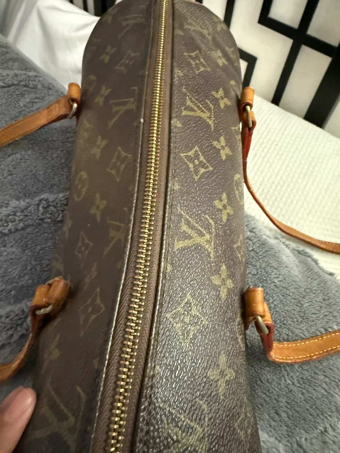 Louis Vuitton Papillon 30 Monogram Bag image indicator(6)