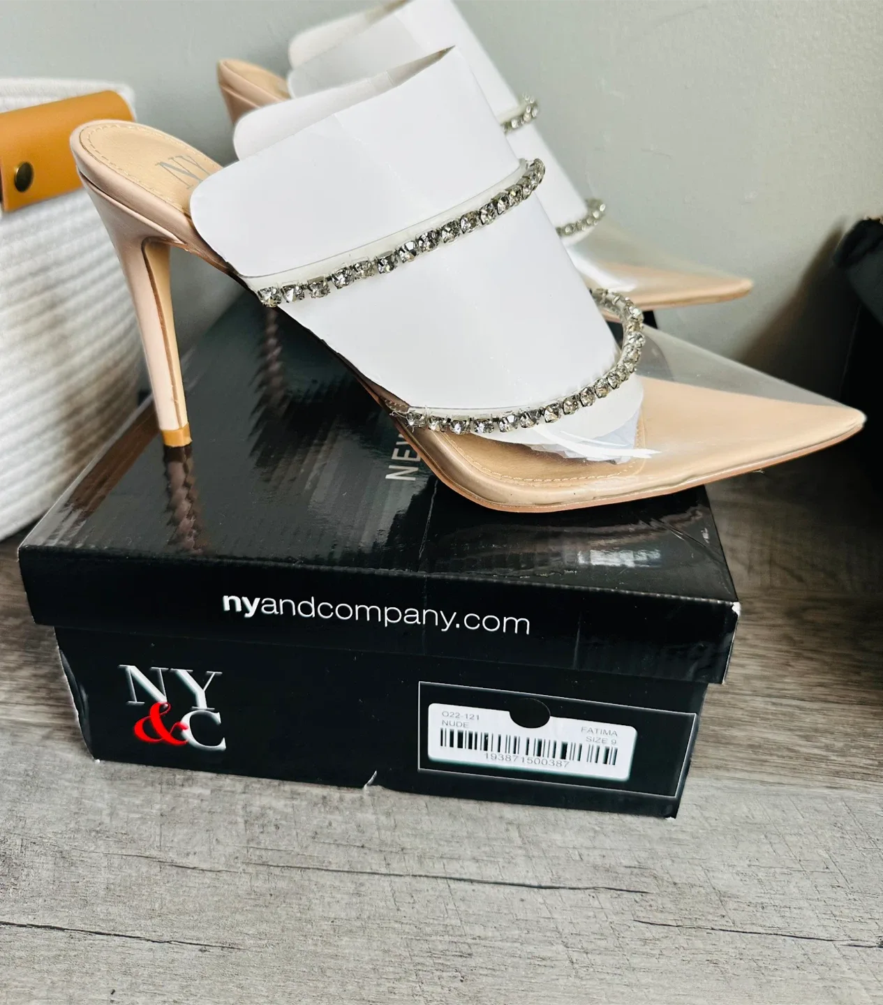 NY&C Fatima Heels, Size 9, Nude - New in Box! thumbnail