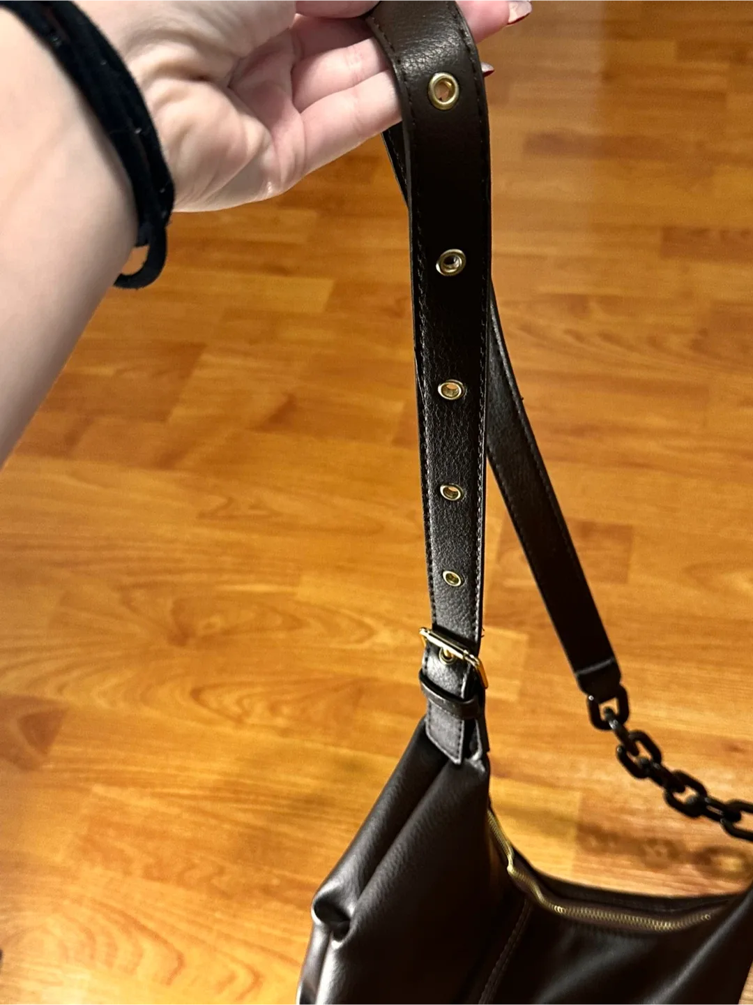 Brown Shoulder Bag with Chain Strap image indicator(2)