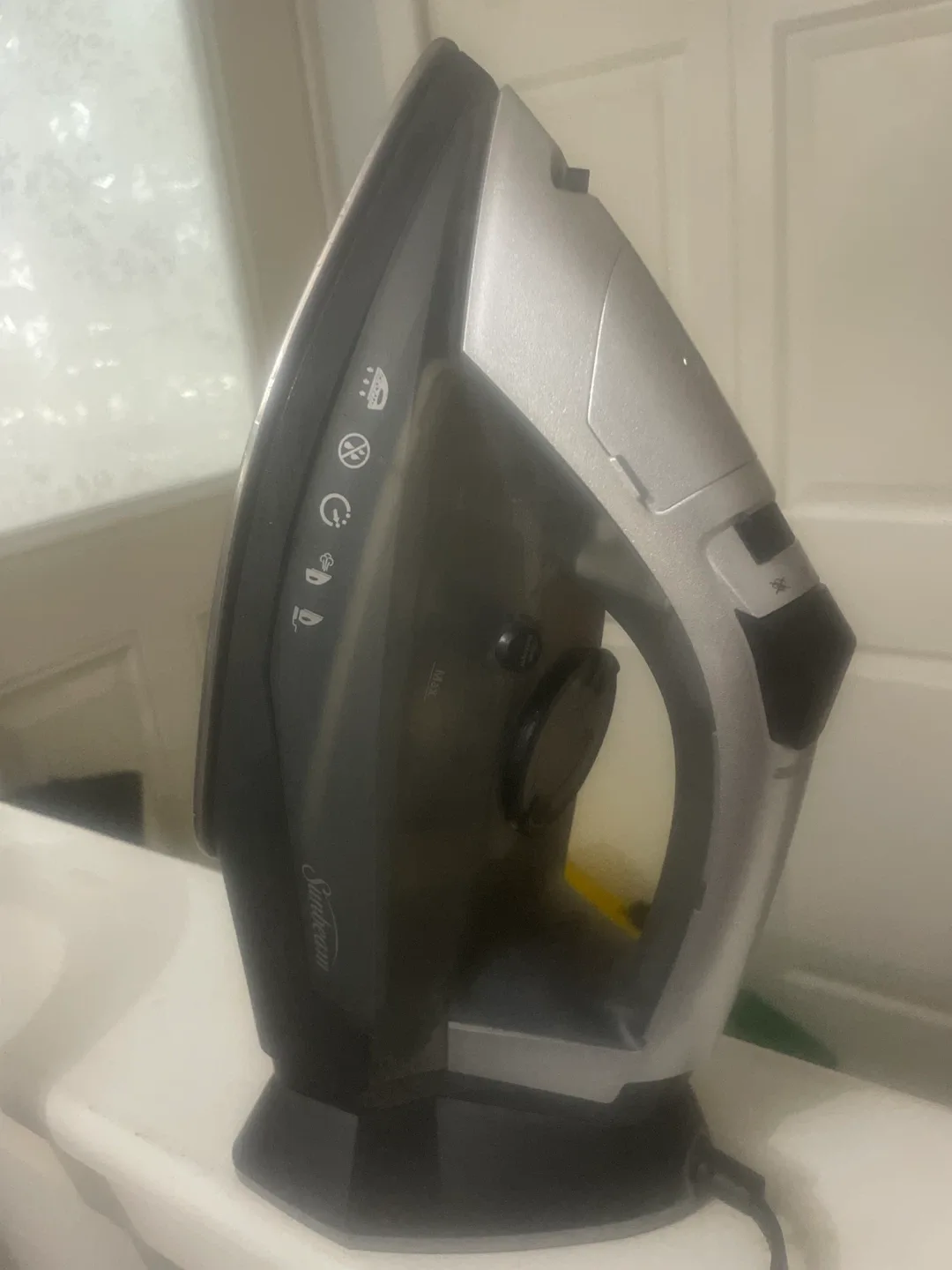 Sunbeam Steam Iron thumbnail