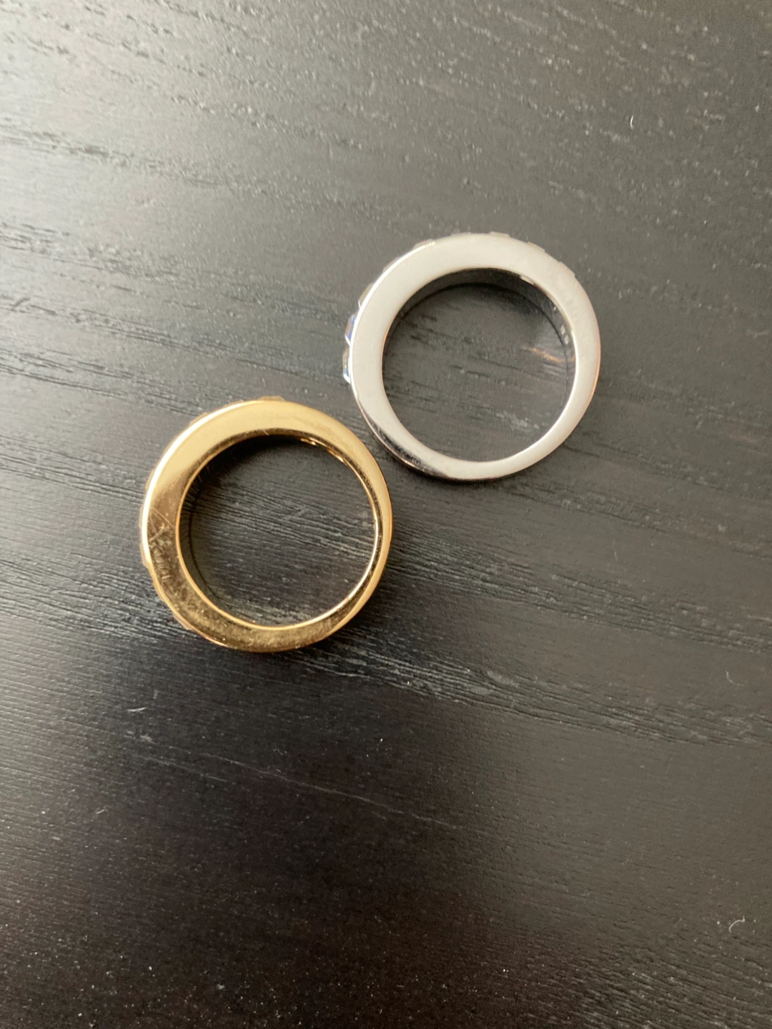 2 Swarovski Rings Size 6 ($25 each) - photo 3