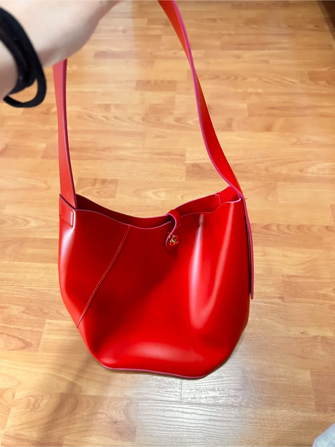 Red Shoulder Bag image indicator(2)