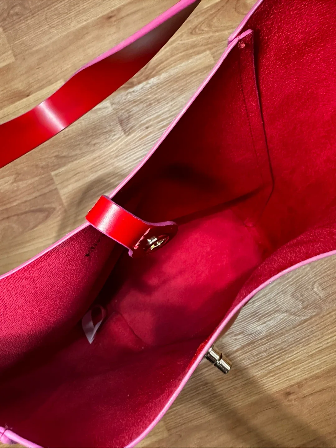 Red Shoulder Bag image indicator(6)