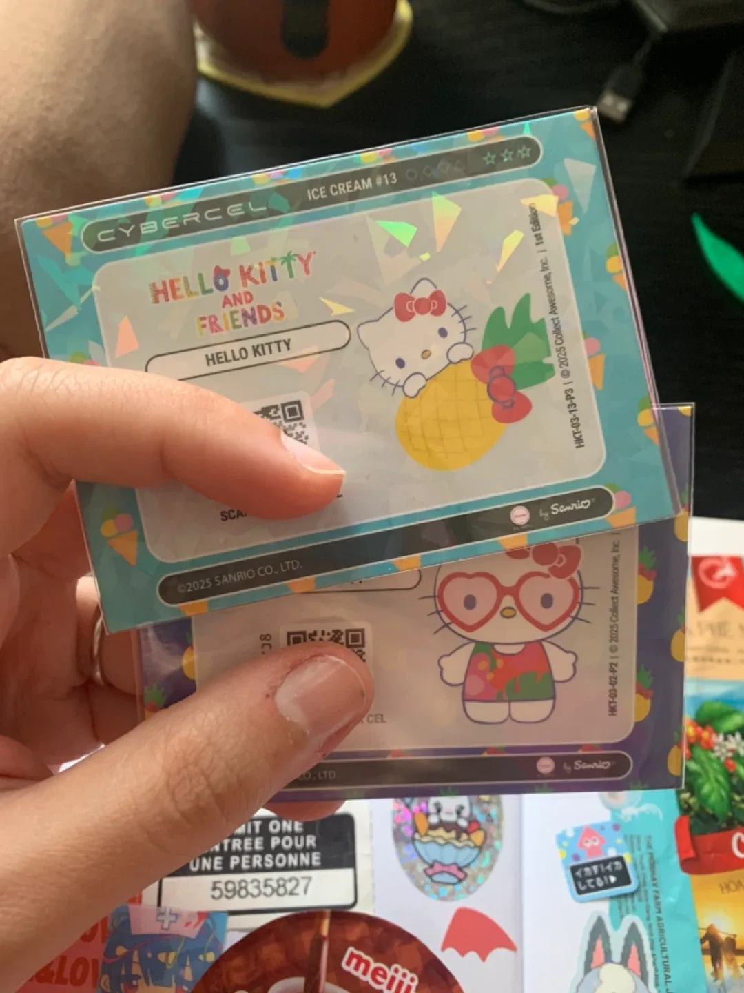 Hello Kitty and Friends cybercel Collectible Cards image indicator(2)