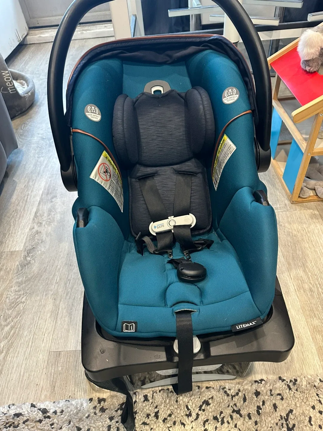 Evenflo LiteMax Infant Car Seat thumbnail