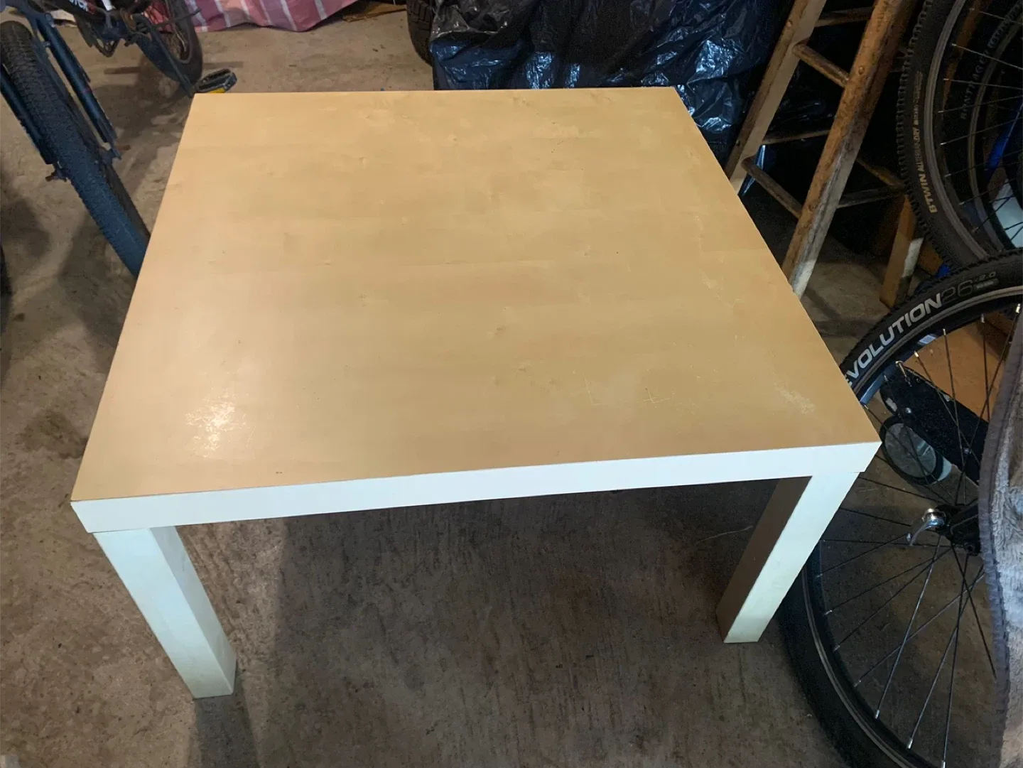 Square Coffee Table - 31.5" x 31.5" …can deliver image indicator(2)