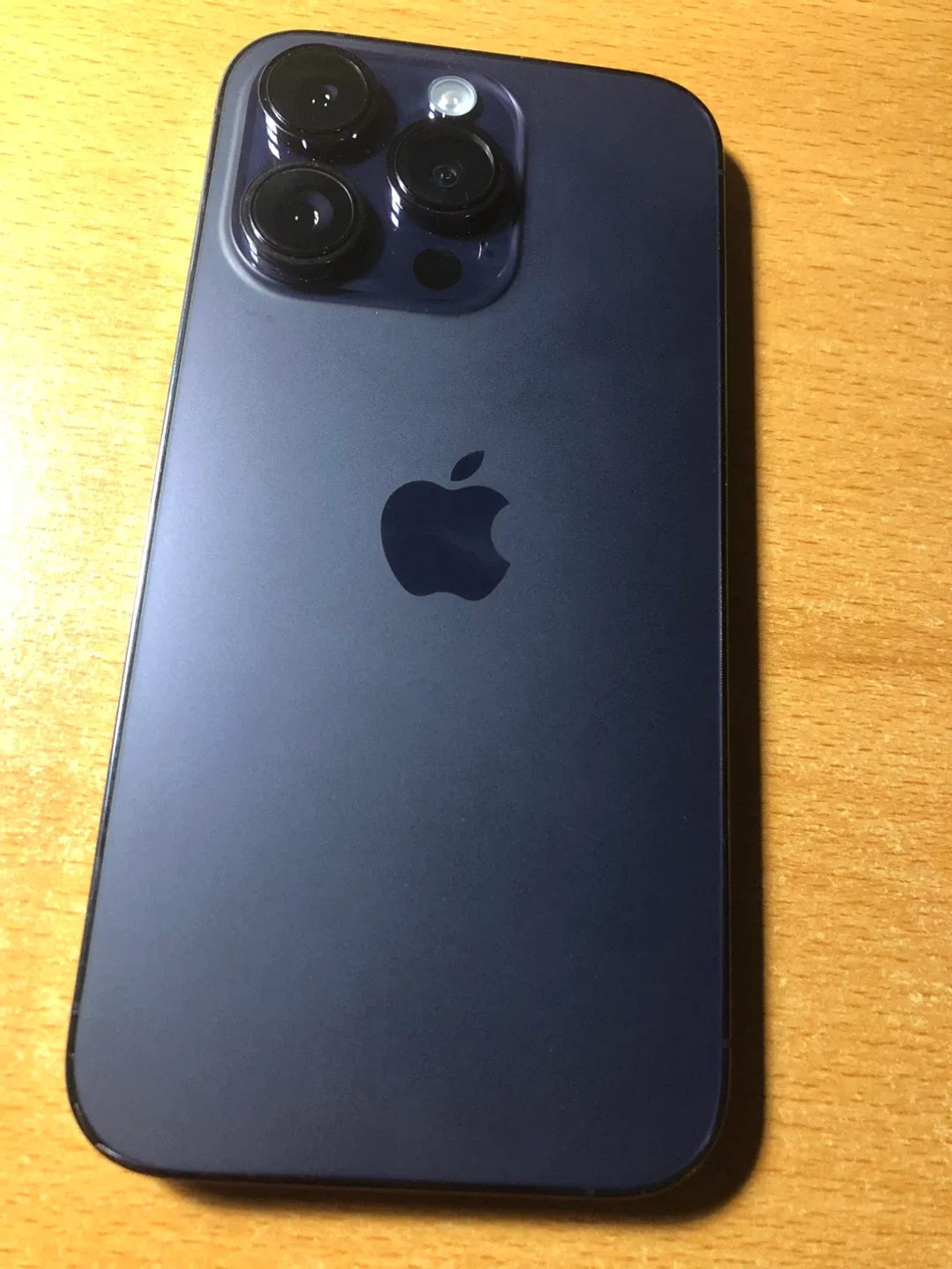 Apple iPhone 14 Pro Deep Purple image indicator(2)