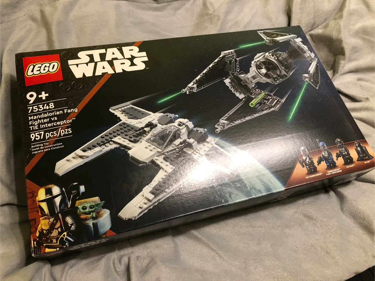 New LEGO Star Wars 75348 Mandalorian Fang Fighter vs TIE image indicator(2)