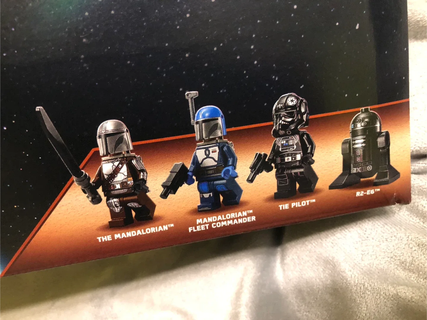 New LEGO Star Wars 75348 Mandalorian Fang Fighter vs TIE image indicator(4)