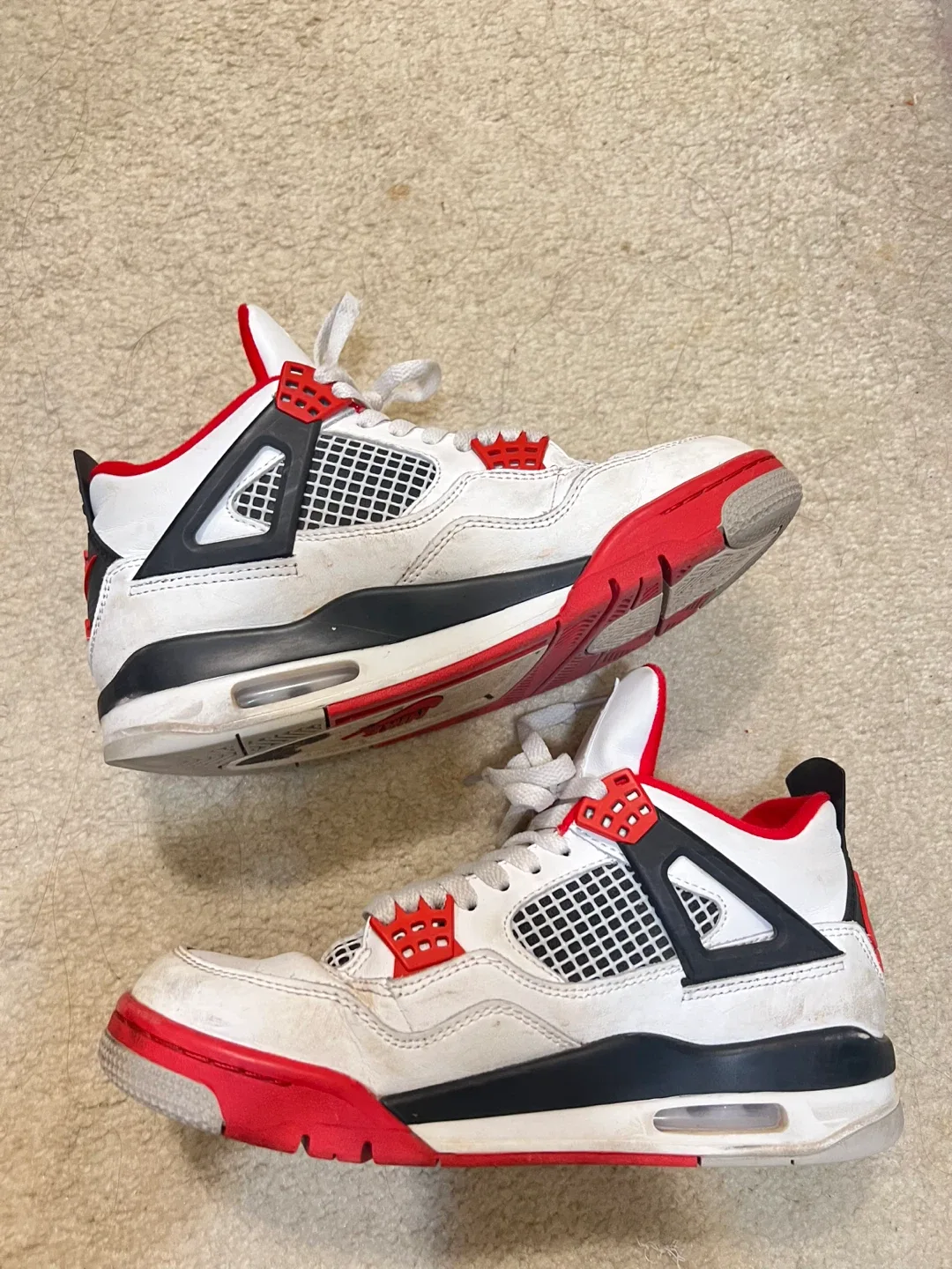 Jordan 4 “Fire Red” image indicator(2)