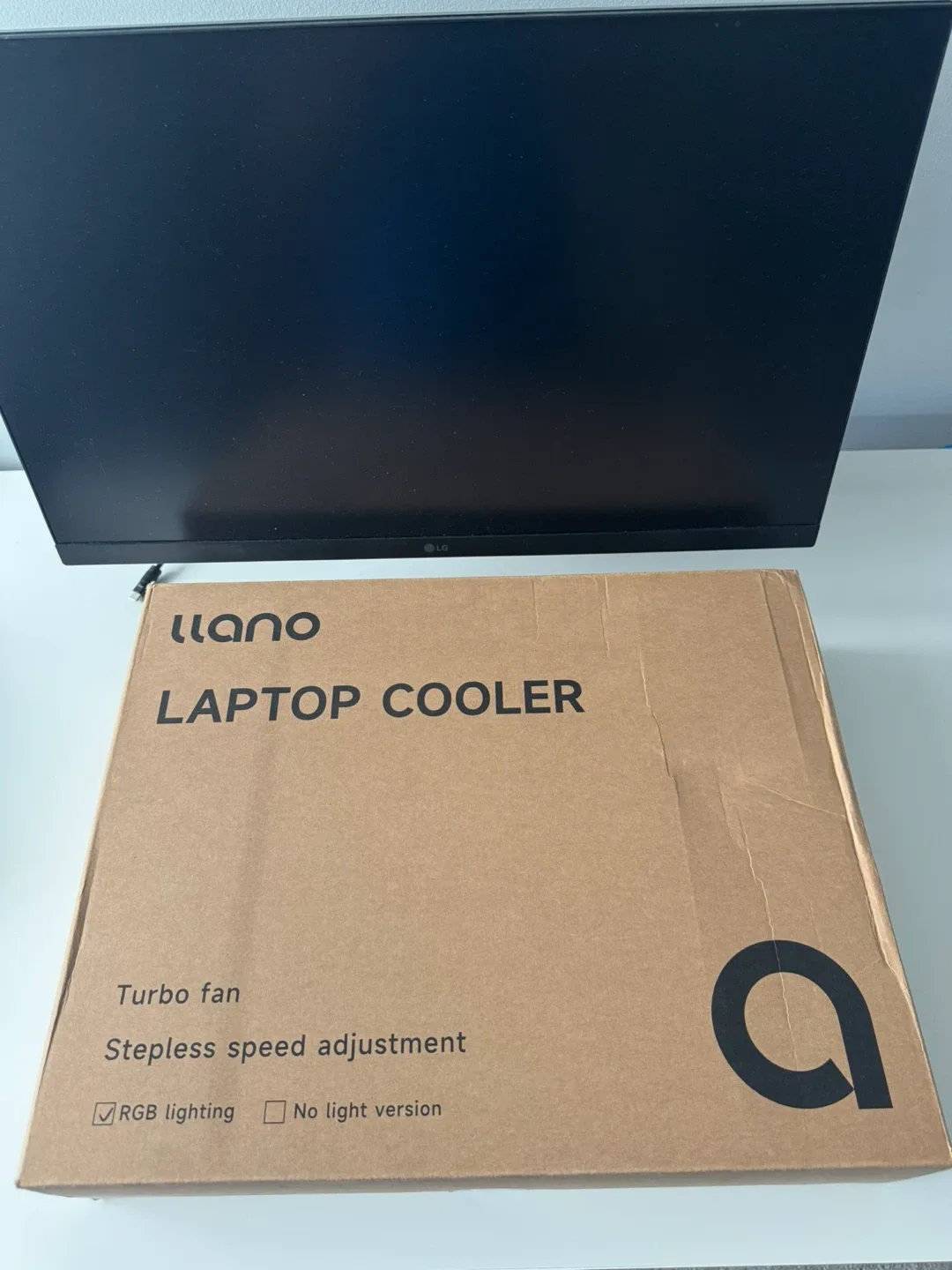 *NEW* Ilano V12 Laptop Cooler - Black RGB image indicator(2)