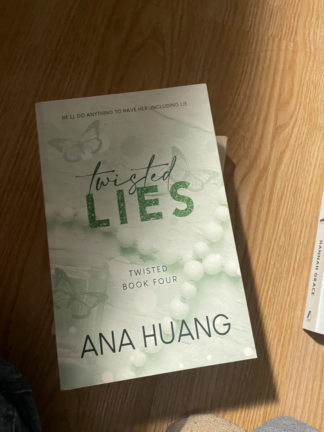 Hannah Grace & Ana Huang Book Bundle image indicator(3)