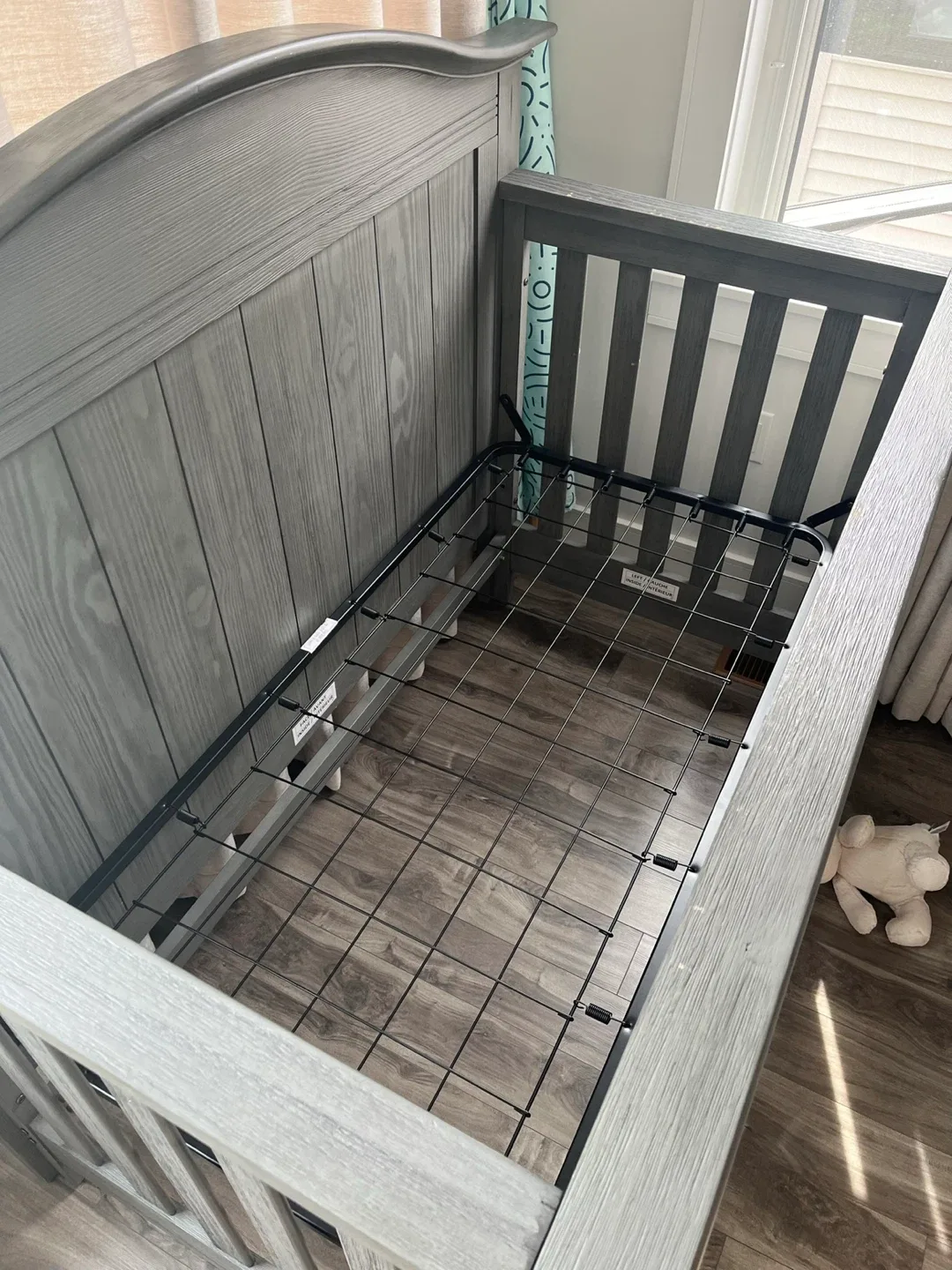 Soho Baby Chandler 4-in-1 Convertible Crib image indicator(3)