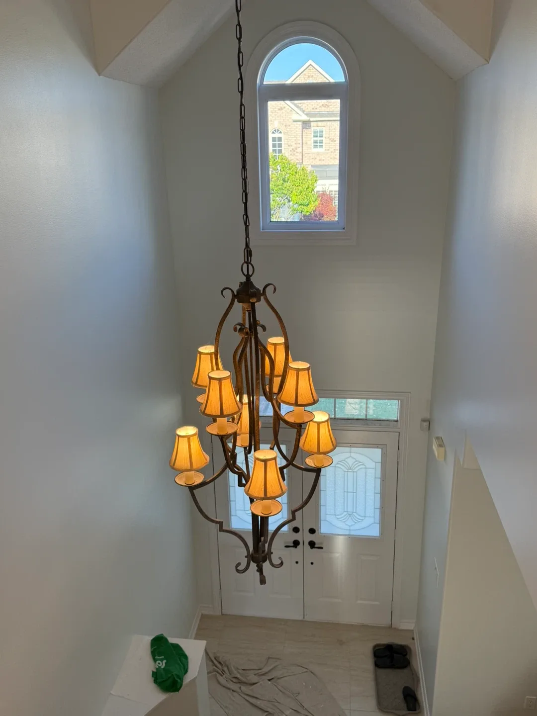 Hanging chandelier thumbnail