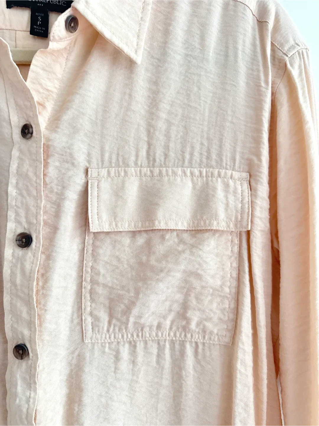 Banana Republic Petite Shirt - Size S image indicator(5)