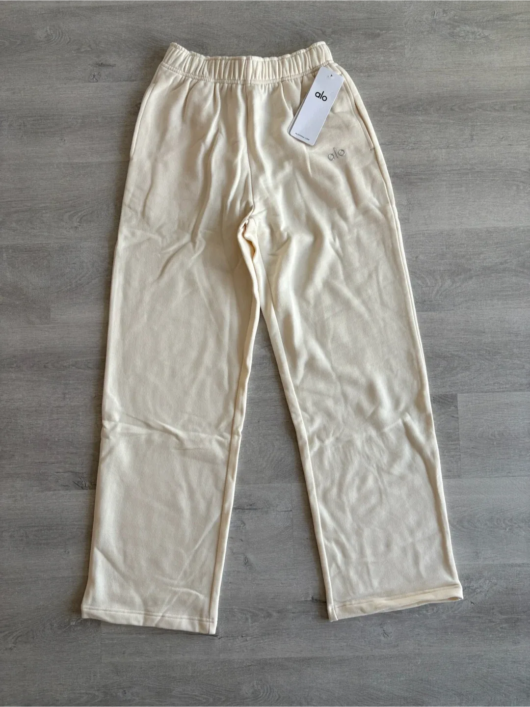 ALO Accolade Hoodie & Sweatpants - Ivory image indicator(5)