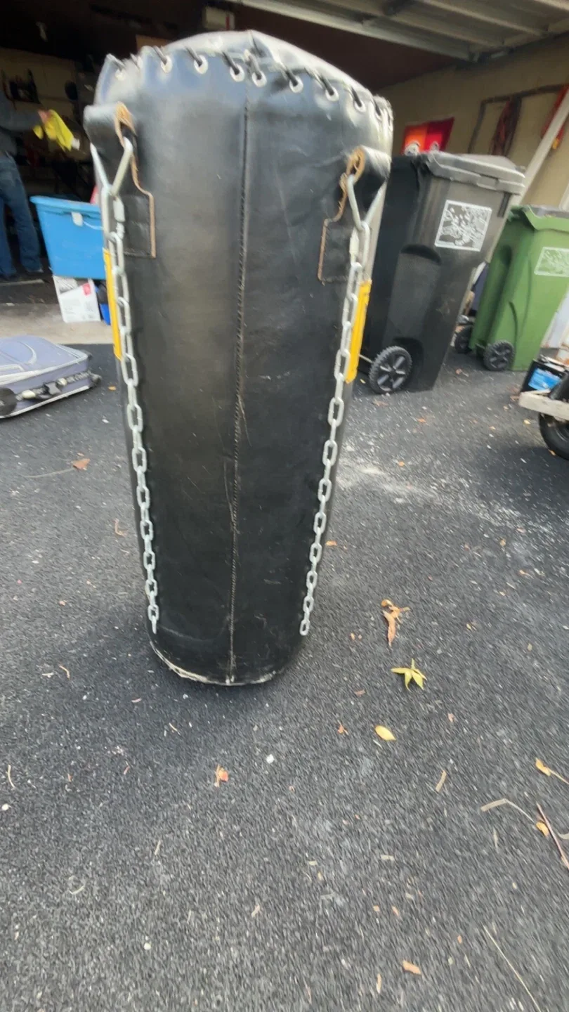 Everlast Heavy Punching Bag image indicator(2)