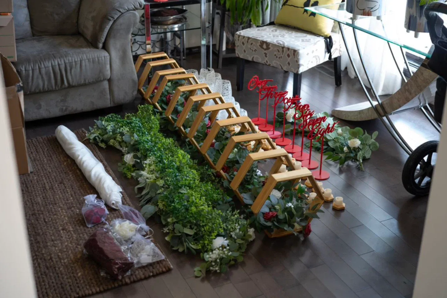 WEDDING SET (ARCH + DECOR for 8 tables & head table) image indicator(9)