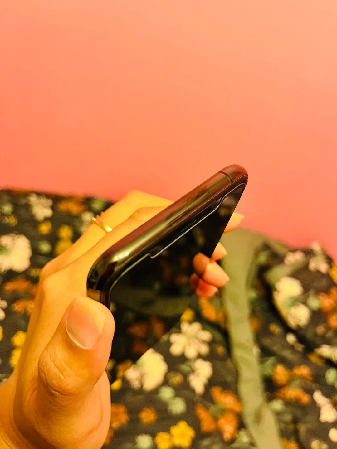 Apple iPhone 11 Pro image indicator(4)