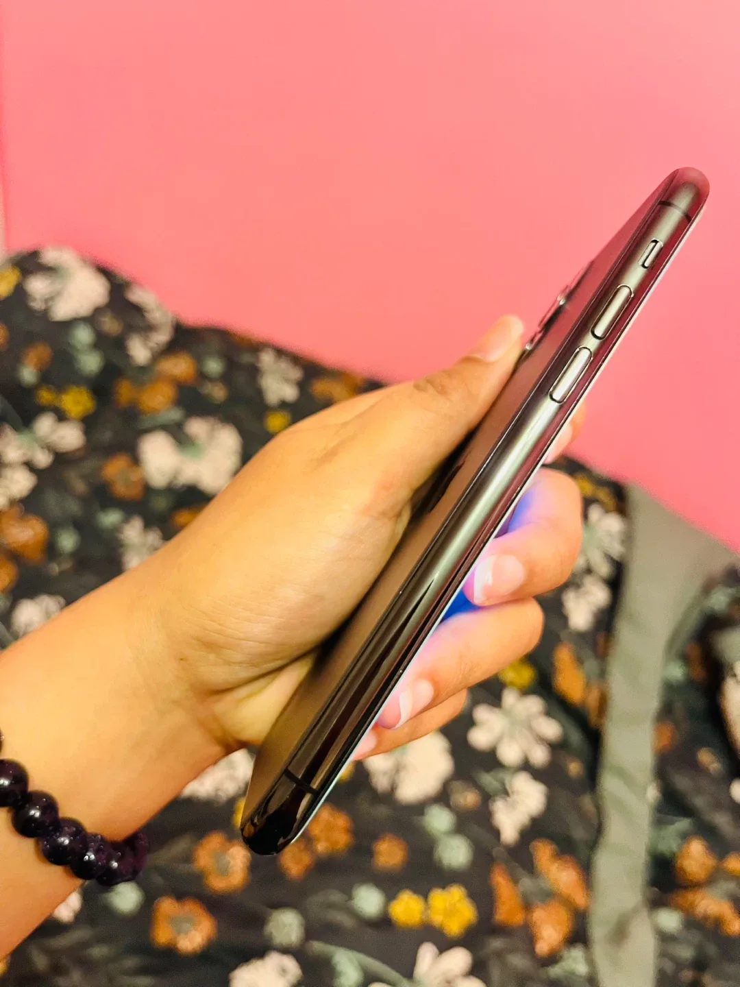 Apple iPhone 11 Pro image indicator(9)