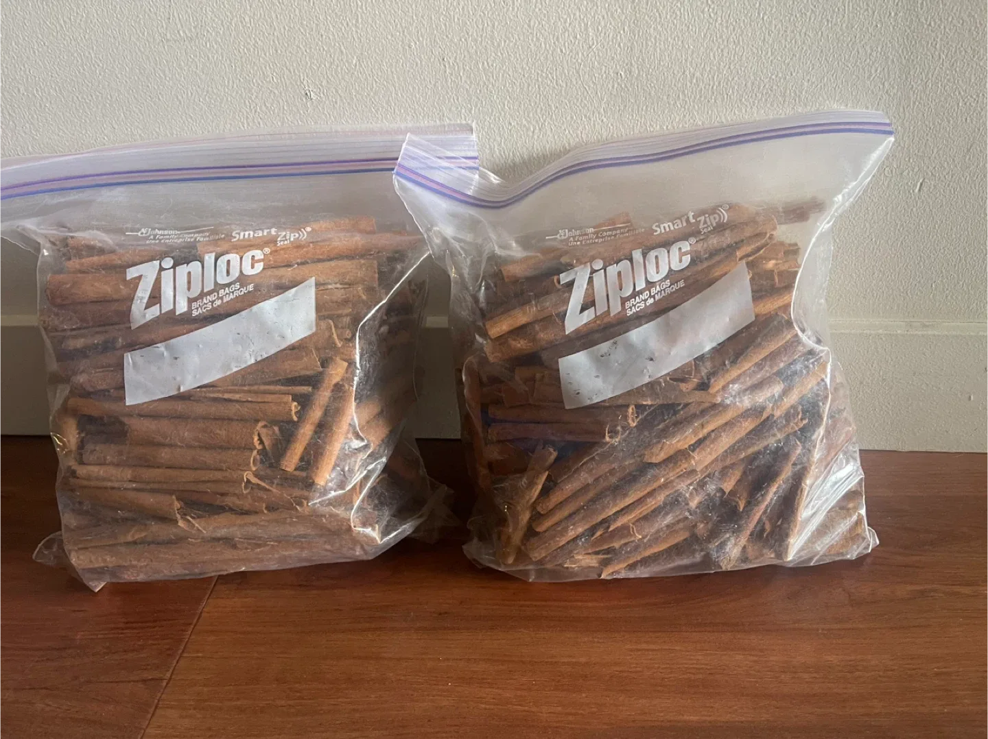 Large Ziploc Bags Of DECORATIVE ONLY Cinnamon Sticks thumbnail