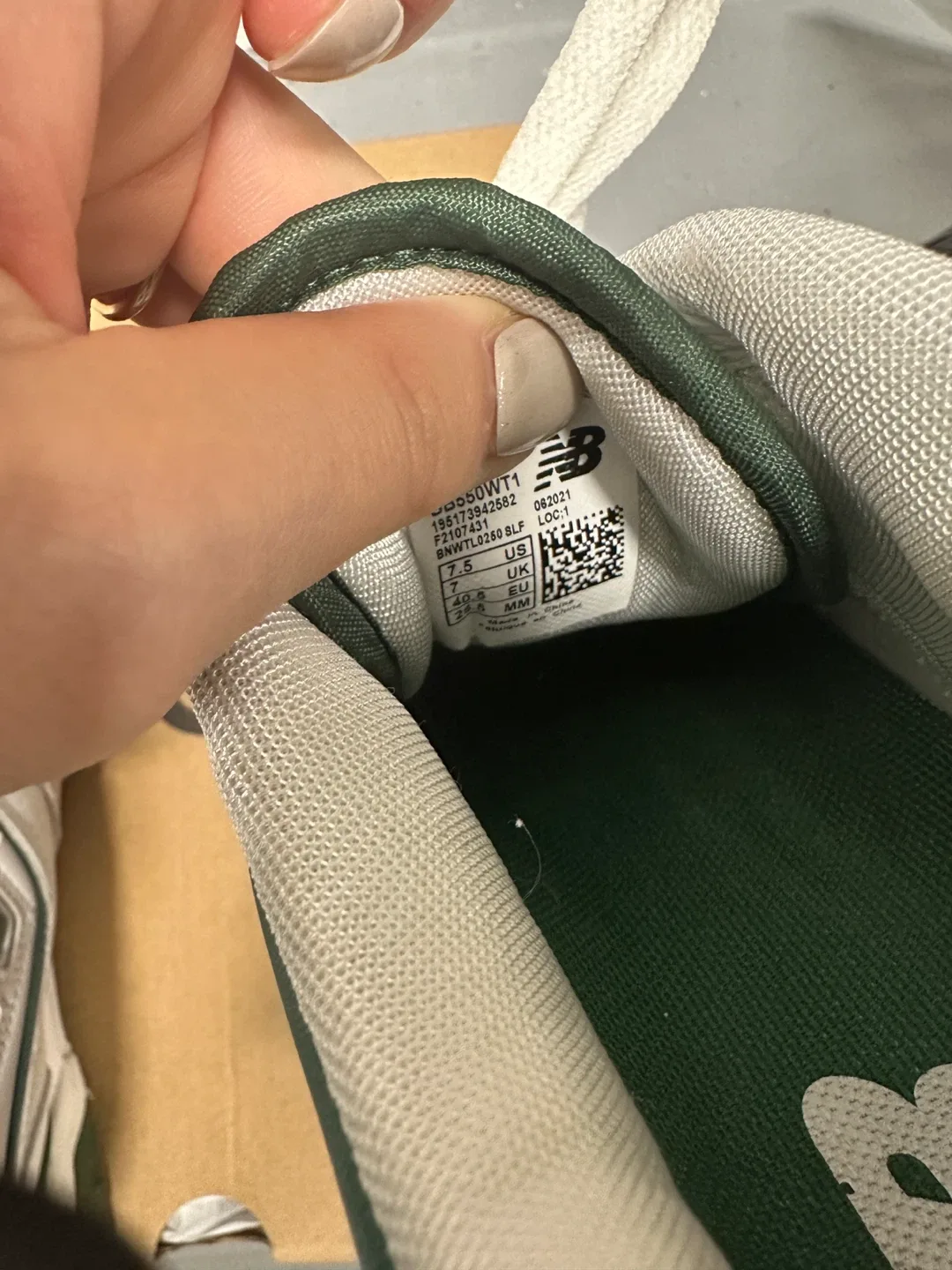 New Balance 550 White Green US 7.5 image indicator(4)