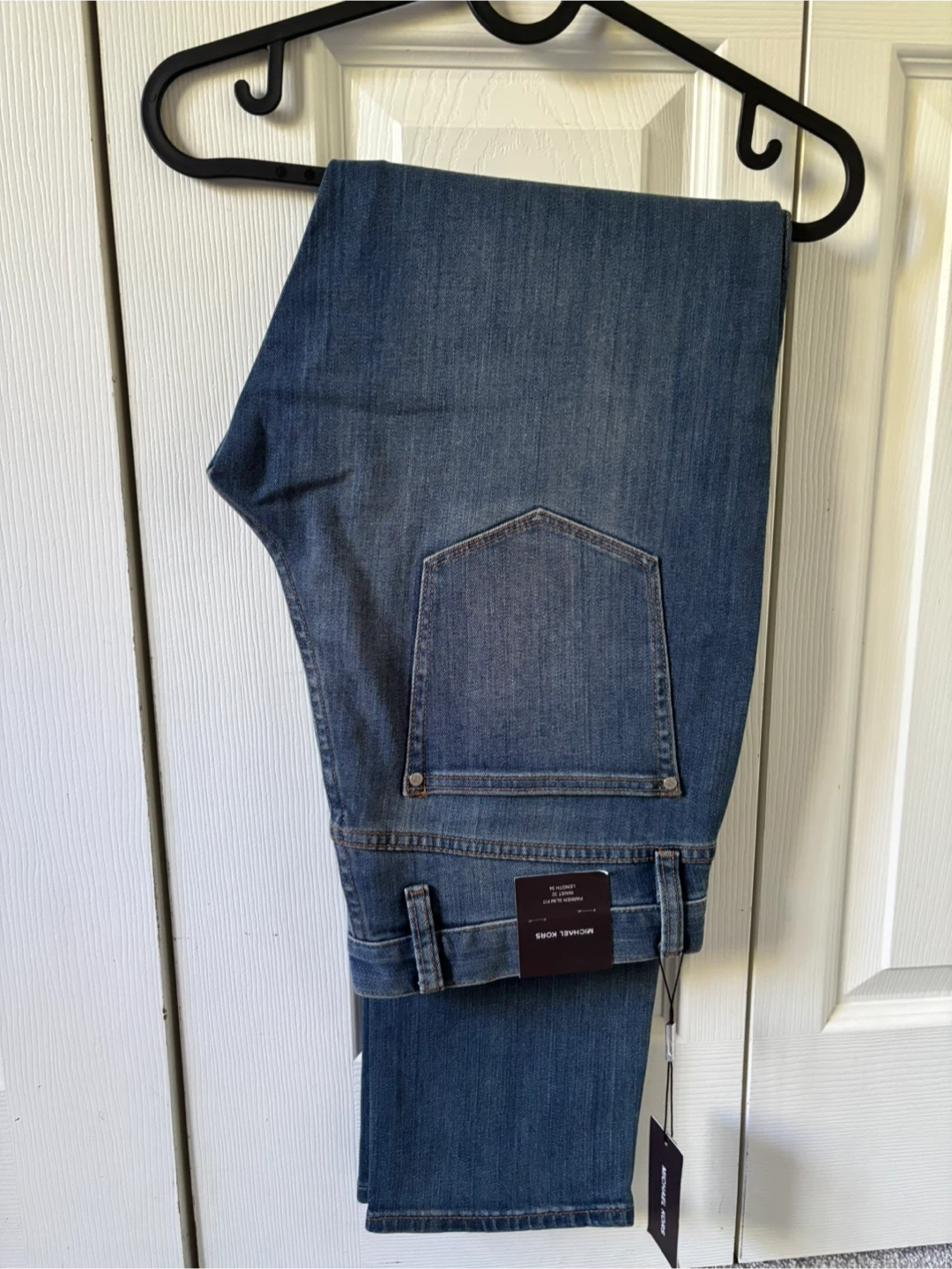 New Michael Kors Grey V-Neck Sweater, and jeans. New - photo 4
