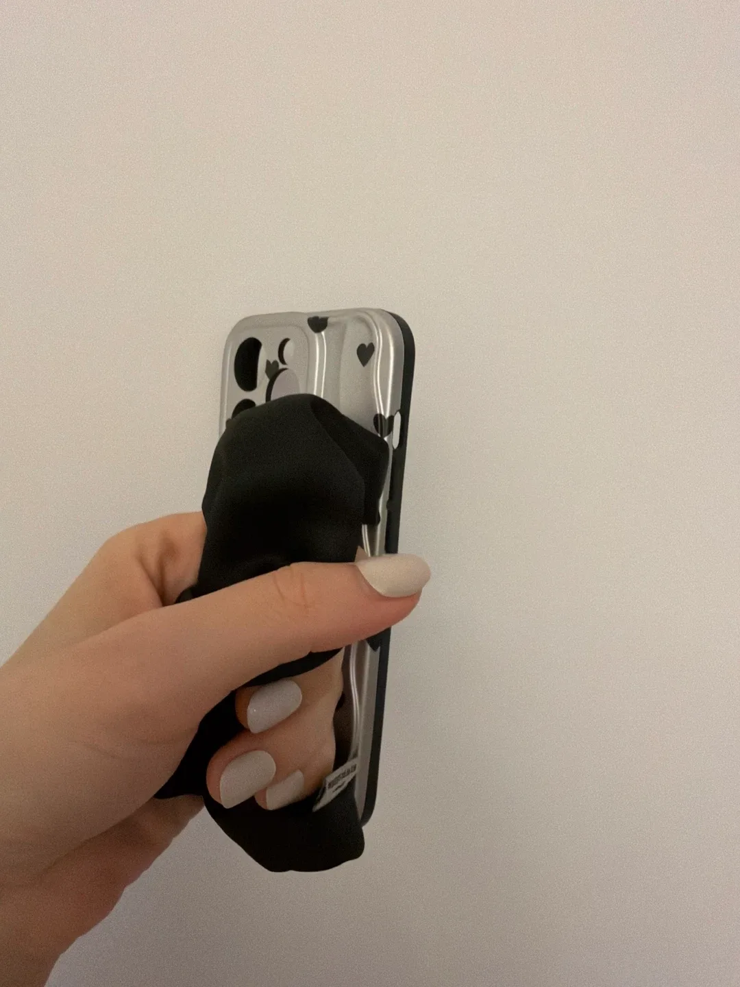 iPhone 14pro case easy to carry image indicator(6)