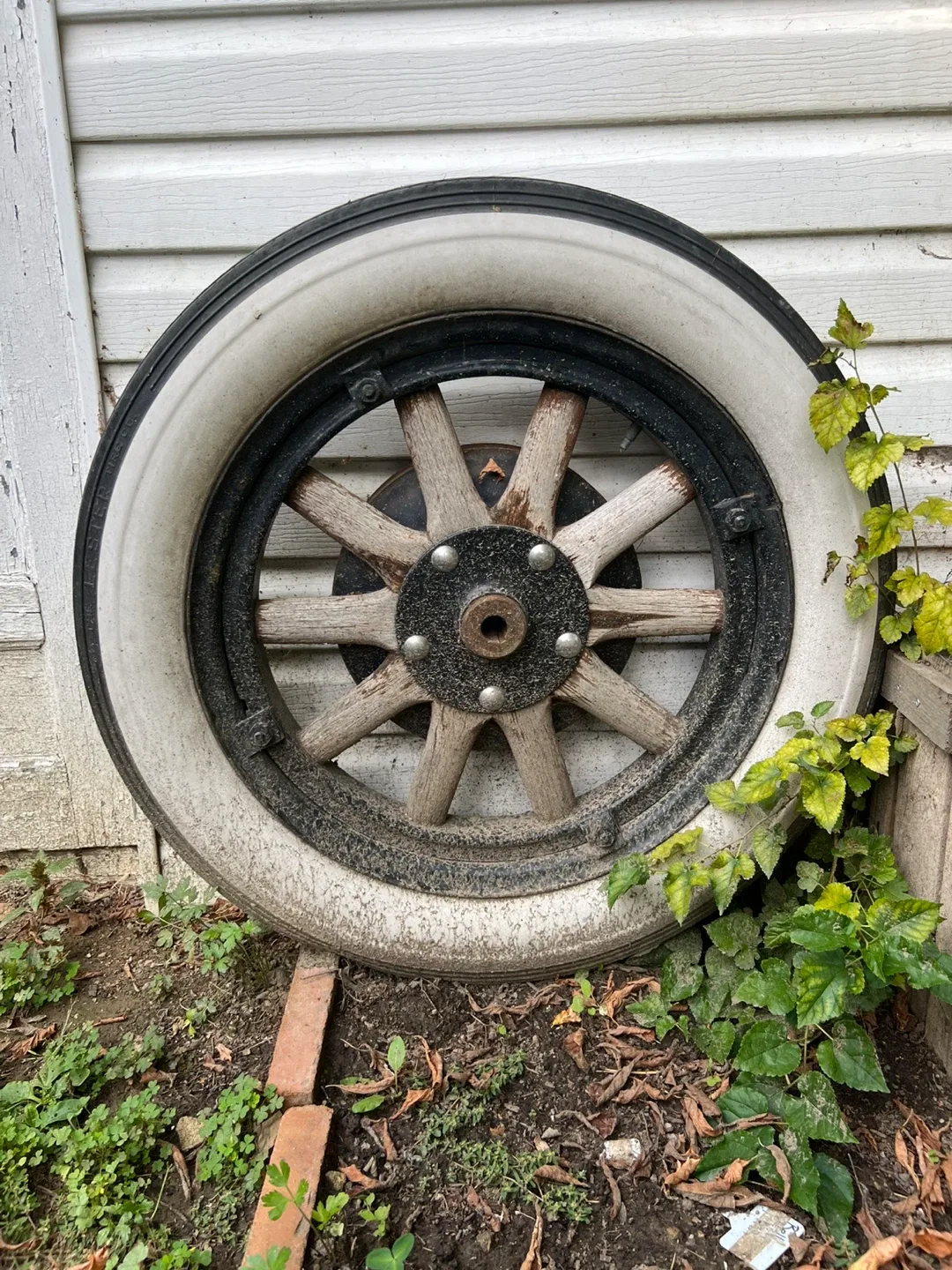 Vintage Wooden Spoke Wheel thumbnail