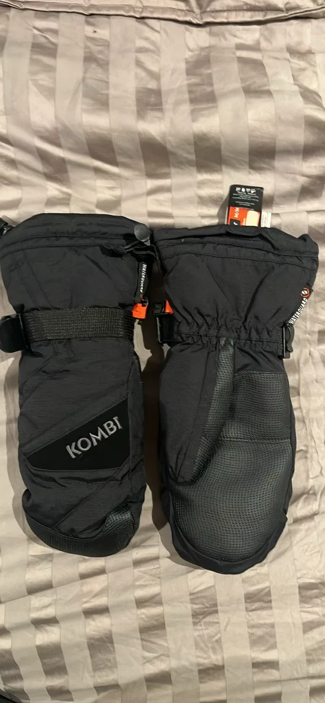 Kombi Black Gloves Junior size S and M image indicator(2)