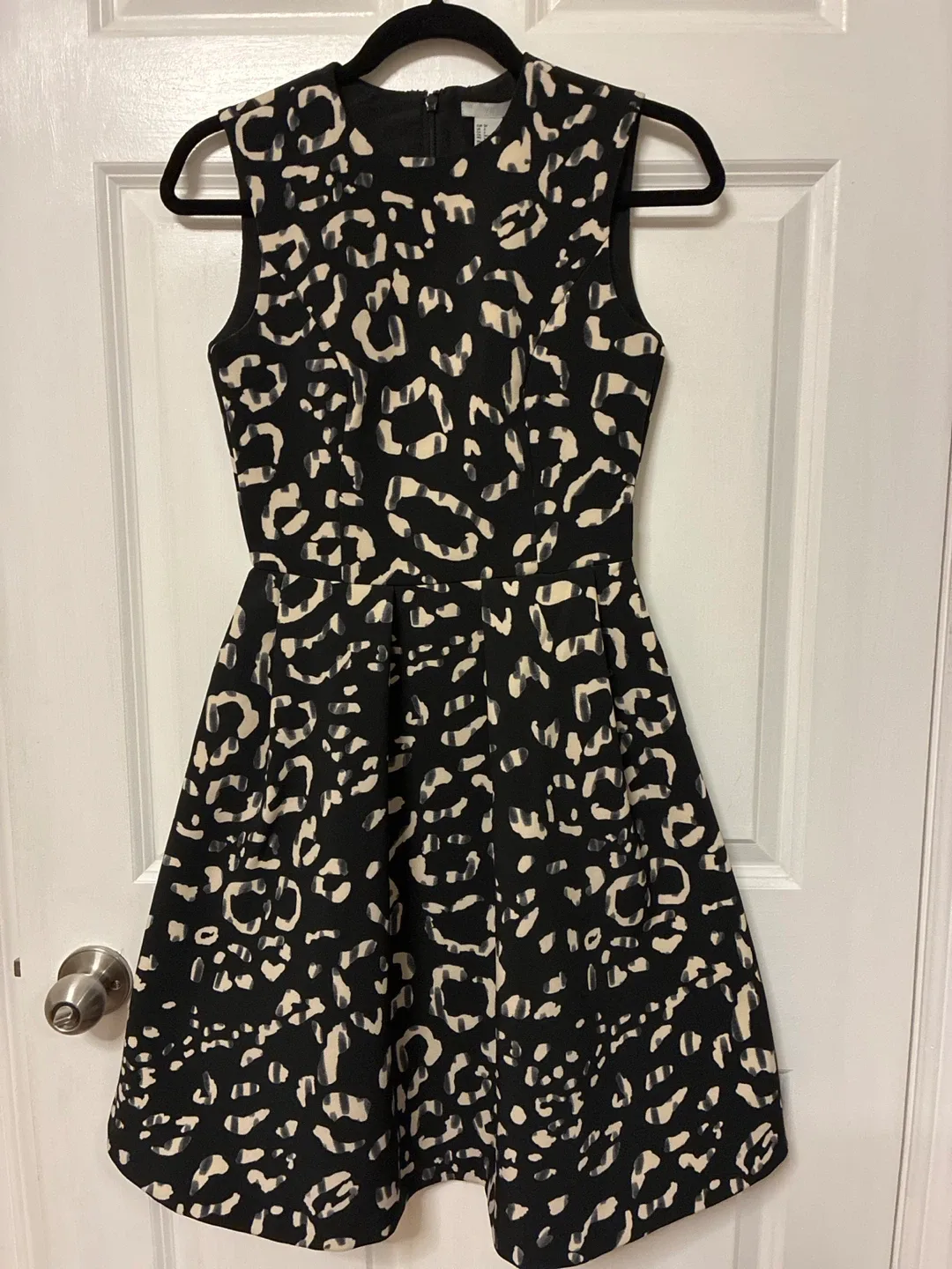 H&M Black & Beige Print Dress-Size 2 thumbnail