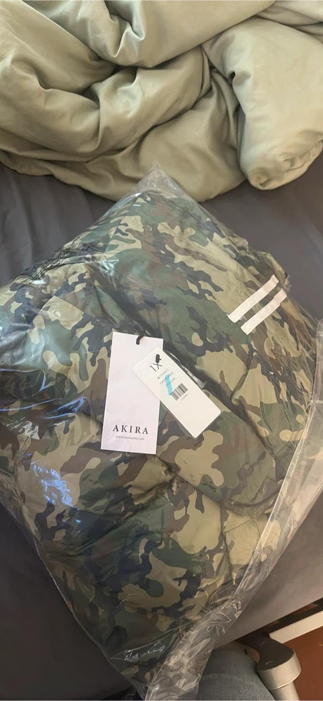 Akira Camo Puffer Jacket - Size 1X - photo 4