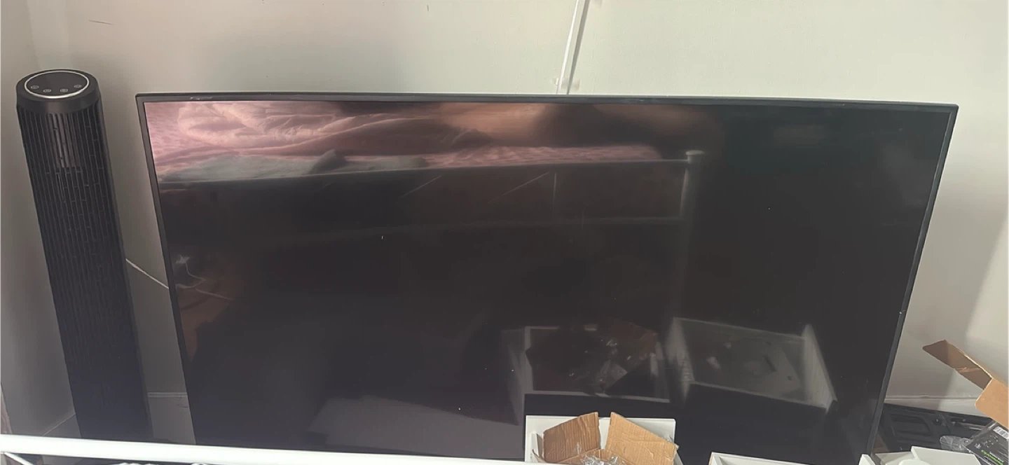 Samsung 65Inch HD Smart TV with 360 Wall Mount and Stud Finder