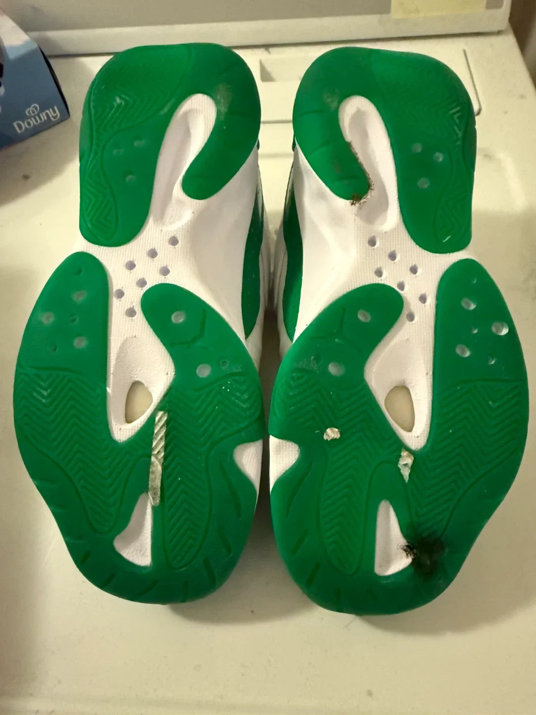 Jordan 11 Retro Low Green Shoes - Size 5 Youth image indicator(4)