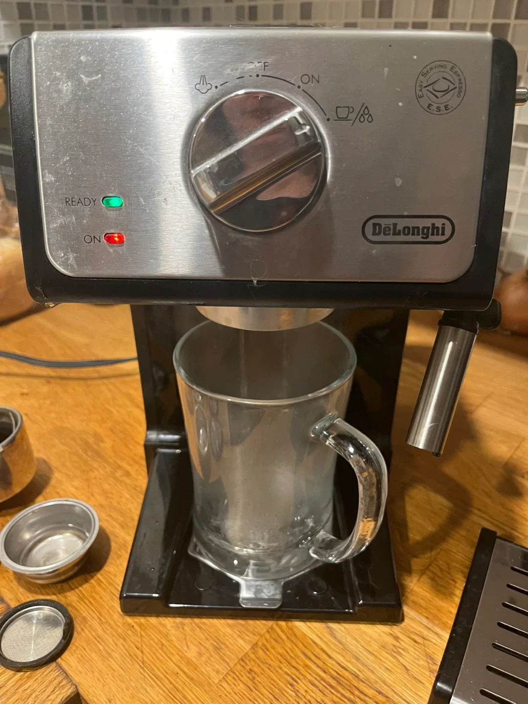 De'Longhi ECP3220 Bar Pump Espresso Machine - Black image indicator(3)