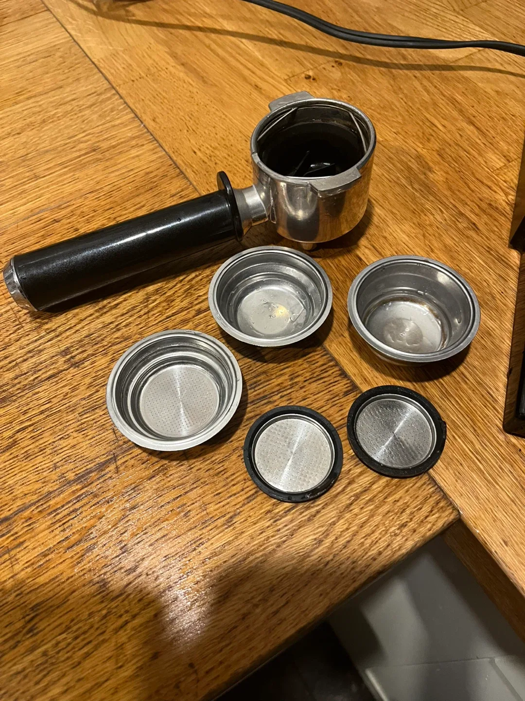 De'Longhi ECP3220 Bar Pump Espresso Machine - Black image indicator(4)