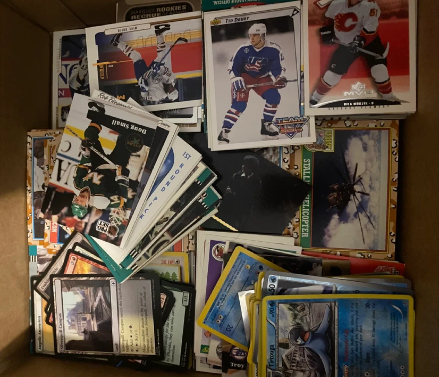 Mixed Lot of Hockey, Pokemon, Magic Cards image indicator(3)