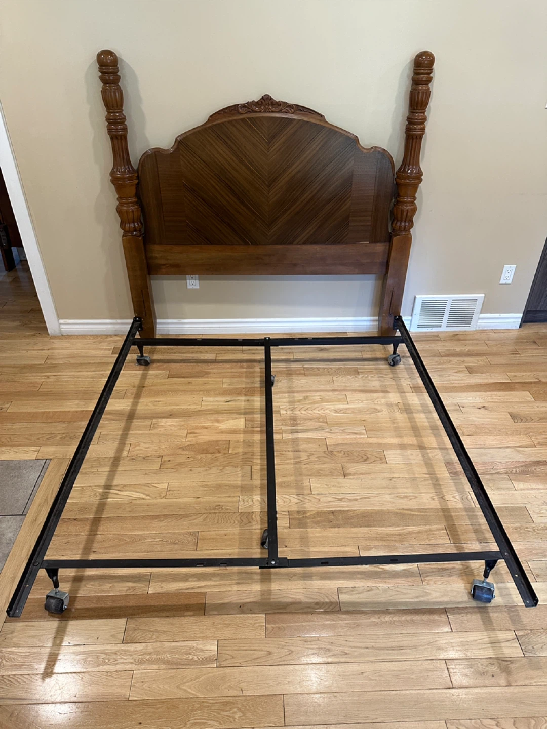 Vintage Waterfall Style Queen Bed (CAN DELIVER)